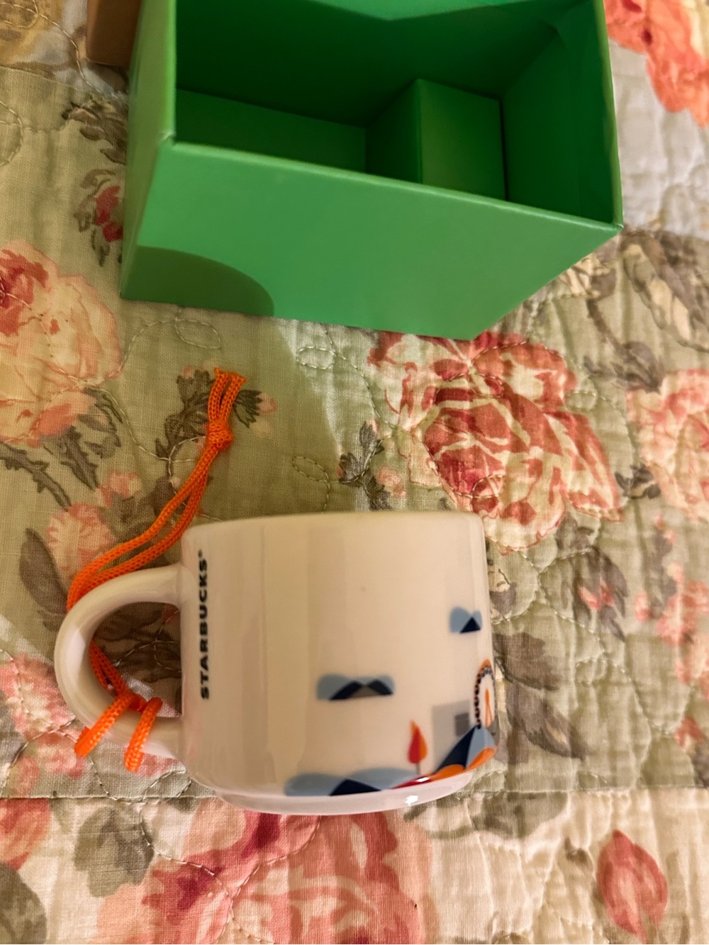 Starbucks -  Chicago Mug - Picture 4 of 4